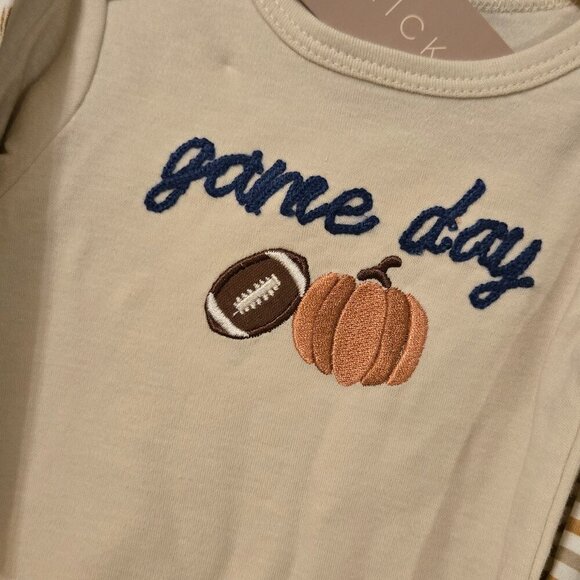 Chick pea 3 Pack onesie set Baby Football & Holiday - Picture 2 of 5